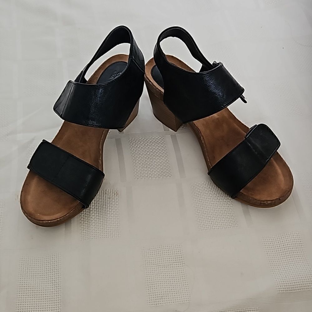 Euro Soft Leather Open-Toe Chucky Heel Shoes 6M Black